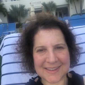 Meet your Posher, Risa